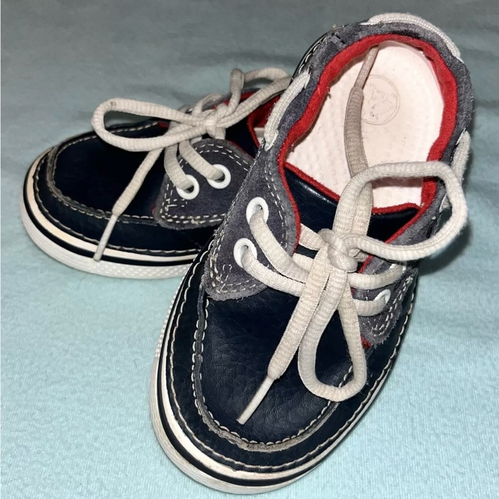 CROCS Boys Hover Boat Shoes Navy Blue  US C9   Good Condition